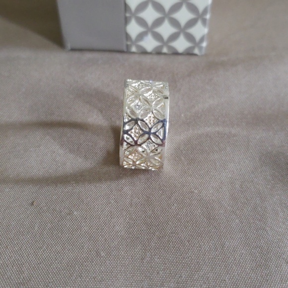 Ring - Picture 2 of 2